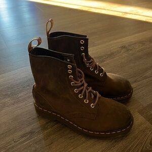 Dr martens limited addition brown boot